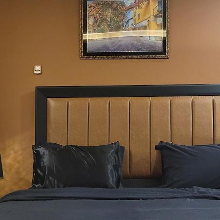 Goldcrest Luxury Apartments Lahor Kültér fotó