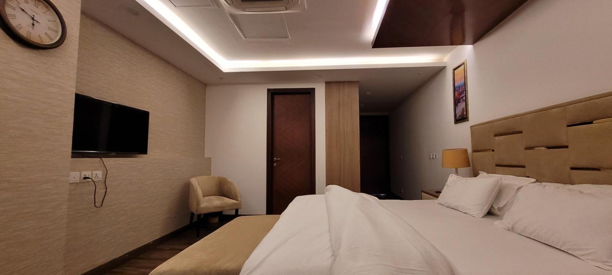 Goldcrest Luxury Apartments Lahor Kültér fotó